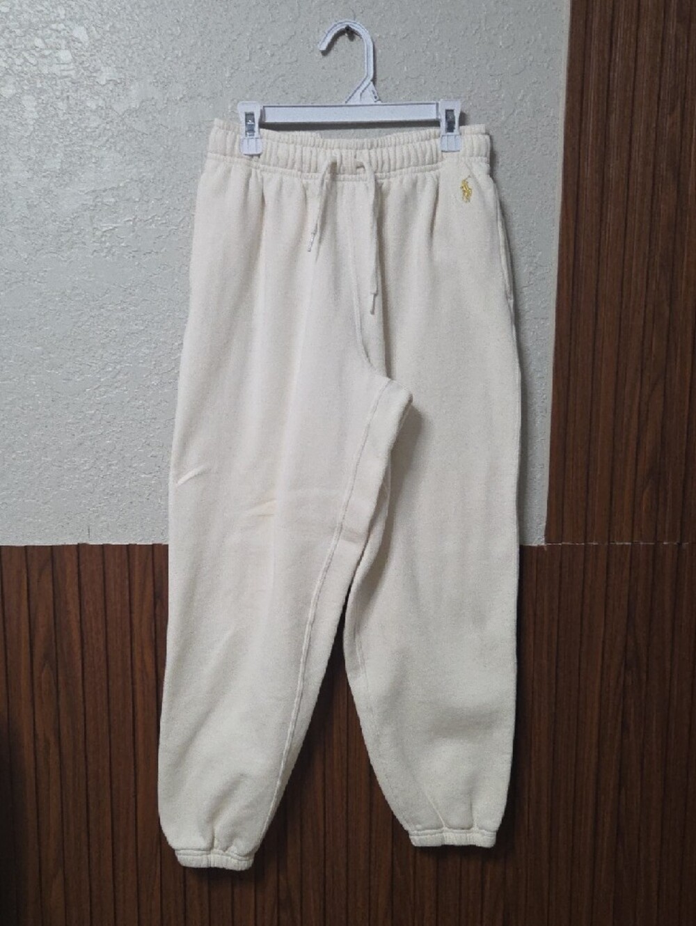 Polo Ralph Lauren jogging set with a hooded zip-up jacket and matching pants. - Picture 4 of 9